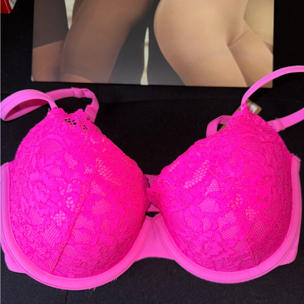 Skims 32D neon pink bra (LIMITED EDITION)